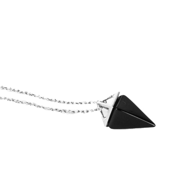 Colar de Aço com Pedra Ônix Triangular